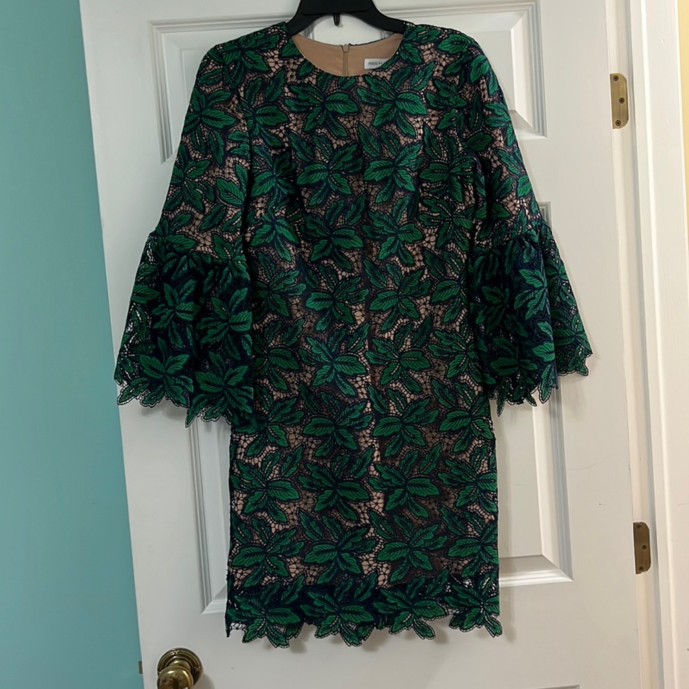 Dress the Population navy and green lace dress flare sleeve size medium